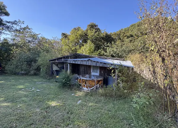 265 Obie Adcock Rd, Smithville, TN 37166