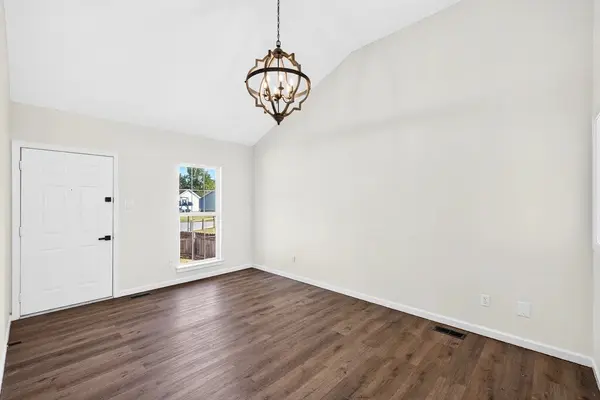 343 Lafayette Point Circle, Clarksville, TN 37042