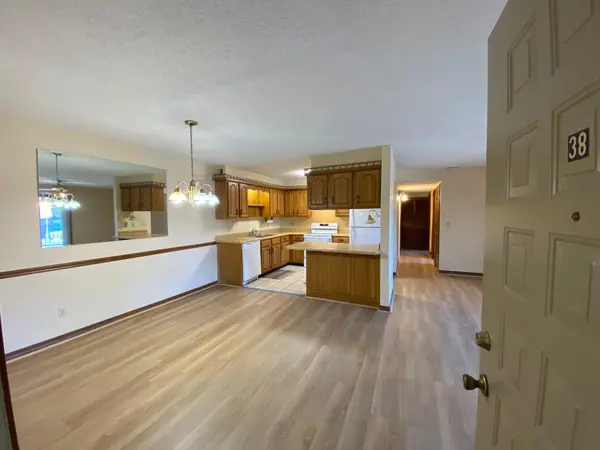 140 Wilshire Drive #38, Hollister, MO 65672