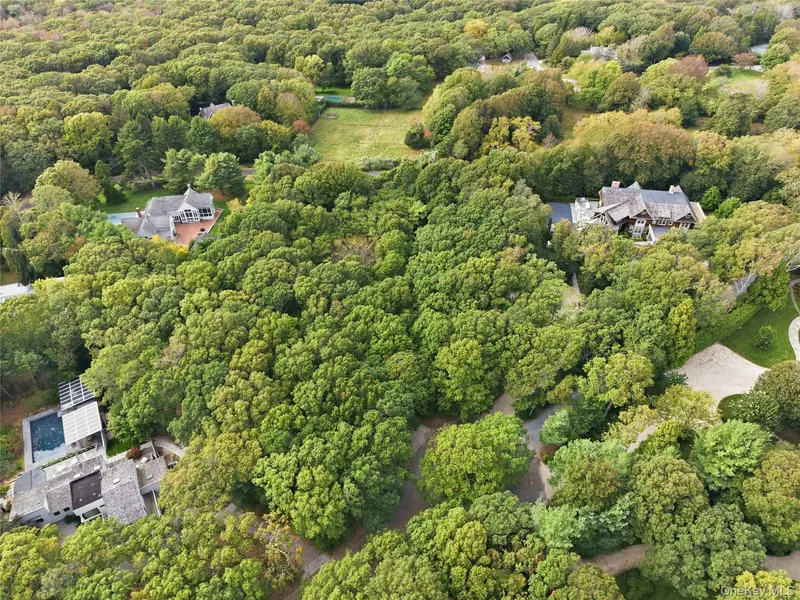53 Broadview RD, Amagansett, NY 11930