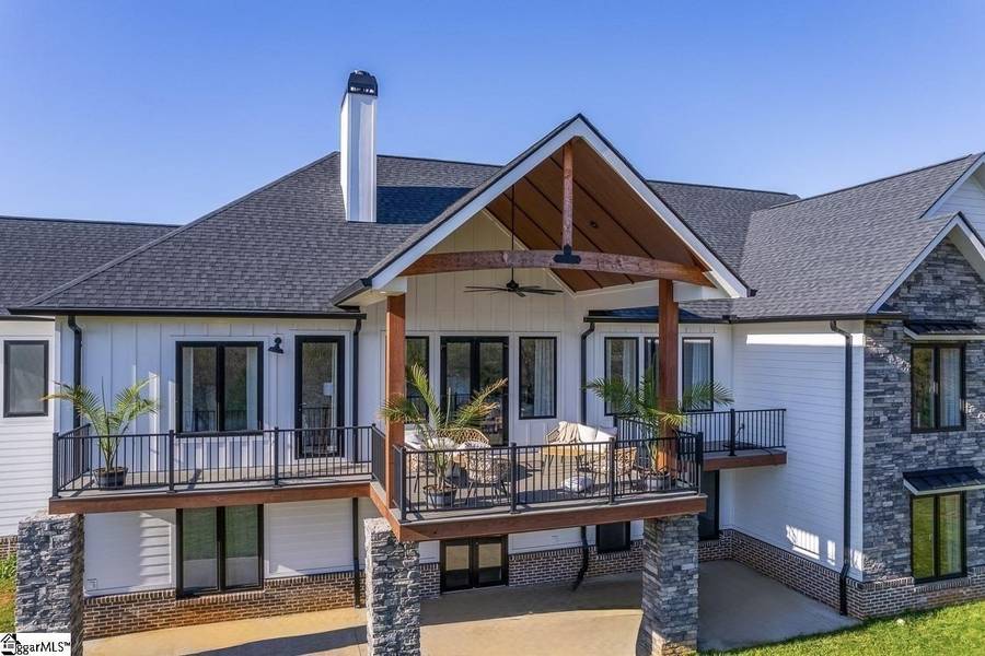 231 CANADY RD, Wellford, SC 29385