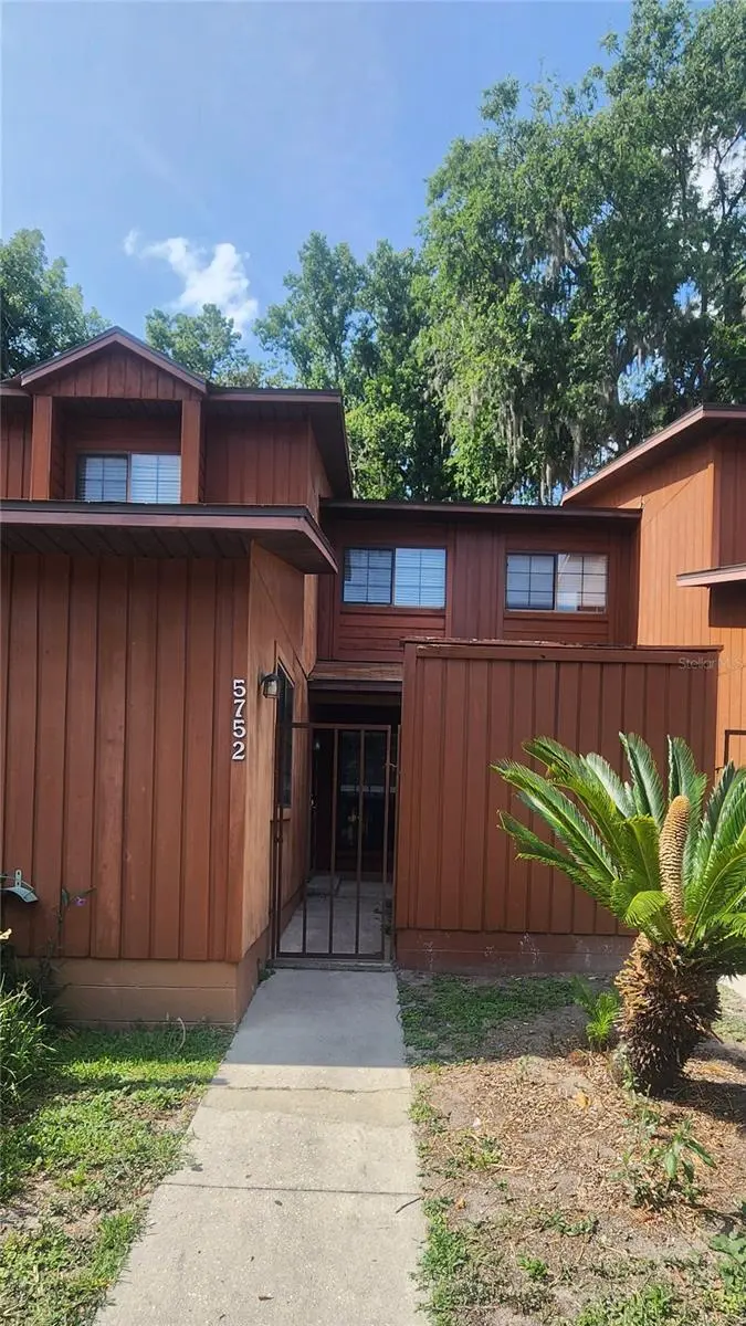 5752 SW 8TH PL, Gainesville, FL 32608
