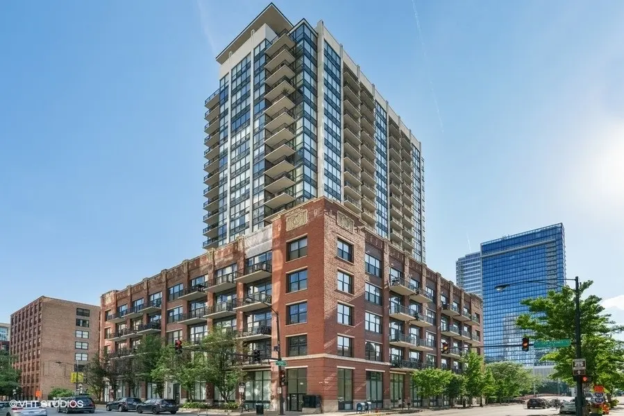 210 S Desplaines ST #607, Chicago, IL 60661
