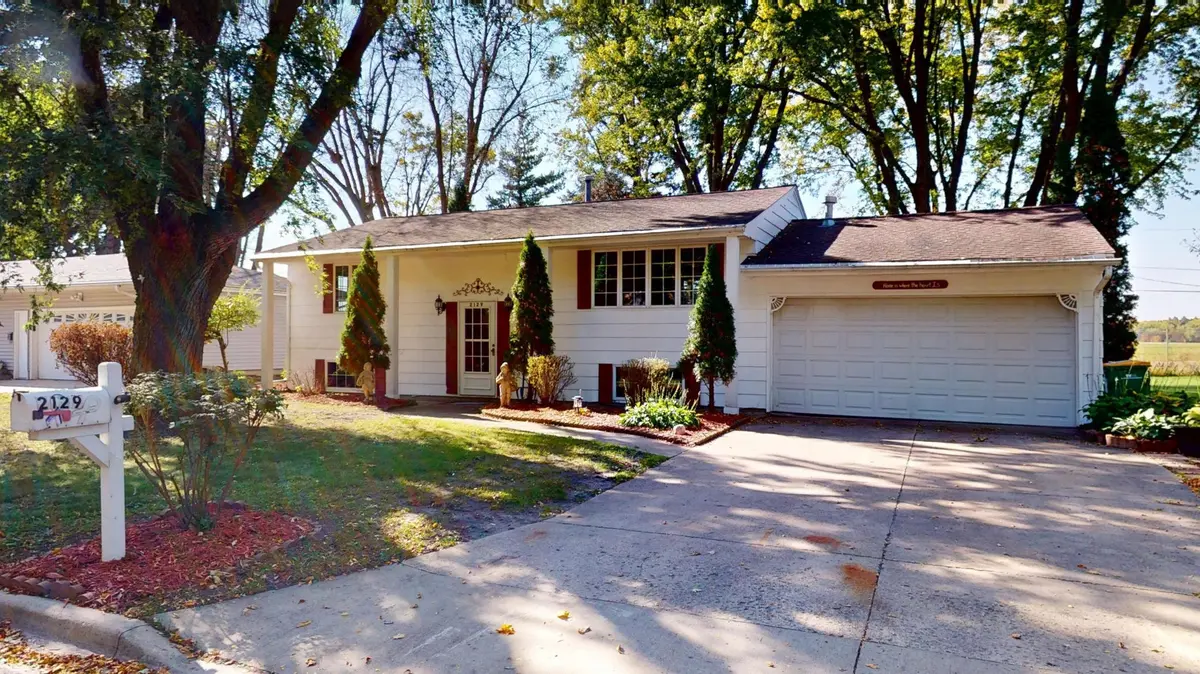 2129 Highland AVE, Albert Lea, MN 56007