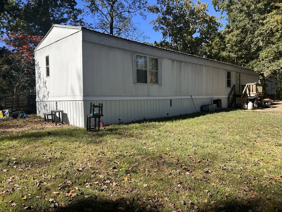 156 Virgil Deckard Rd, Red Boiling Springs, TN 37150