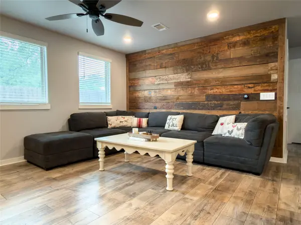 99 Old Austin HWY, Johnson City, TX 78636