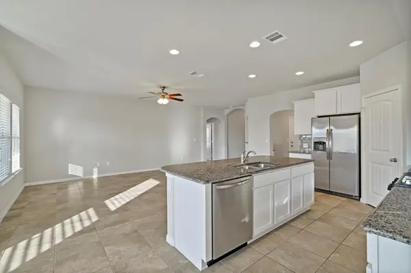 1900 Mexia DR, Round Rock, TX 78664