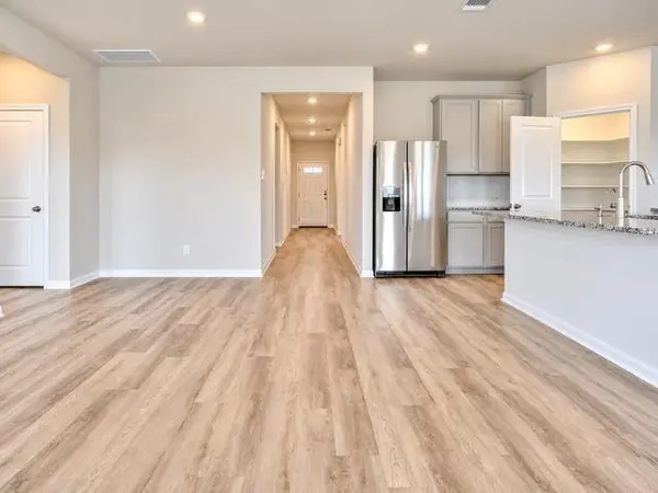 156 Sleep Hollow, Jarrell, TX 76537