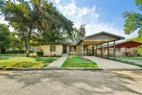 350 Cosgrove St, San Antonio, TX 78210