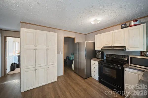 57 Willis RD, Asheville, NC 28806