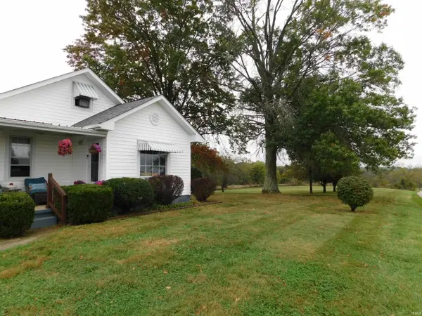 1810 Lake Salinda RD, Salem, IN 47167-9310