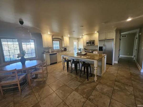10788 State 662 RD, Newburgh, IN 47630