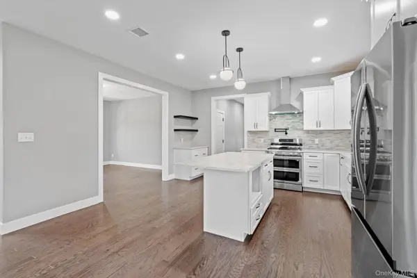 20 Valley View CT, Walden, NY 12586