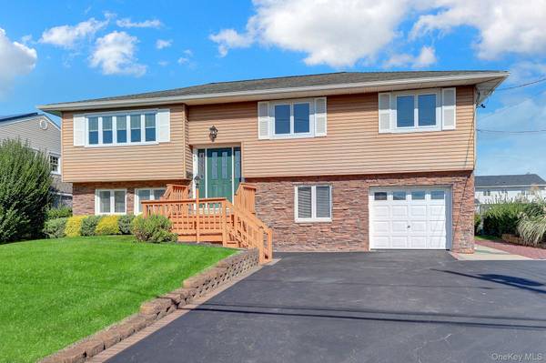 45 Florence AVE, Massapequa, NY 11758
