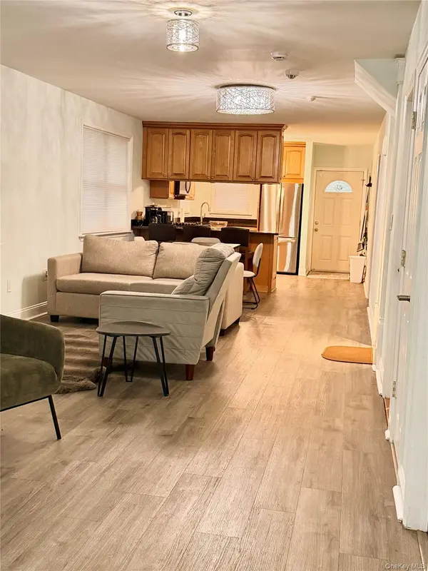 145-56 180th St, Springfield Gardens, NY 11434