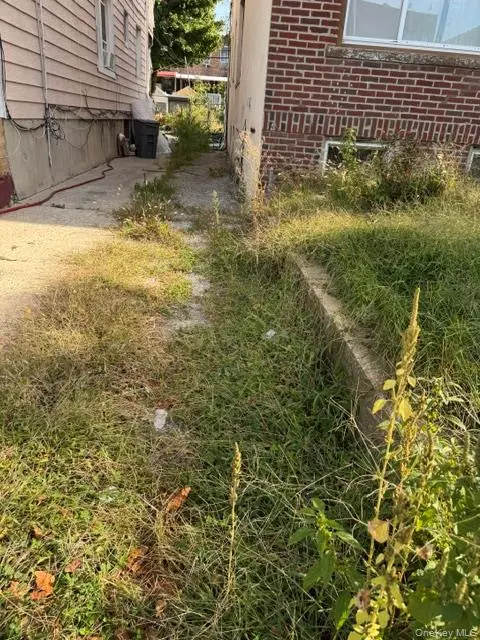 1523 E 33rd ST, Brooklyn, NY 11234