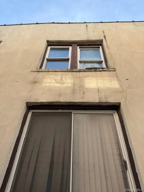 1523 E 33rd ST, Brooklyn, NY 11234