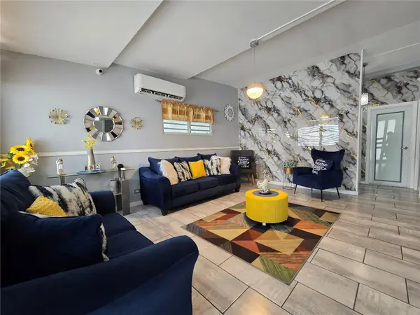 851 URB. VISTAMAR, Carolina, PR 00983