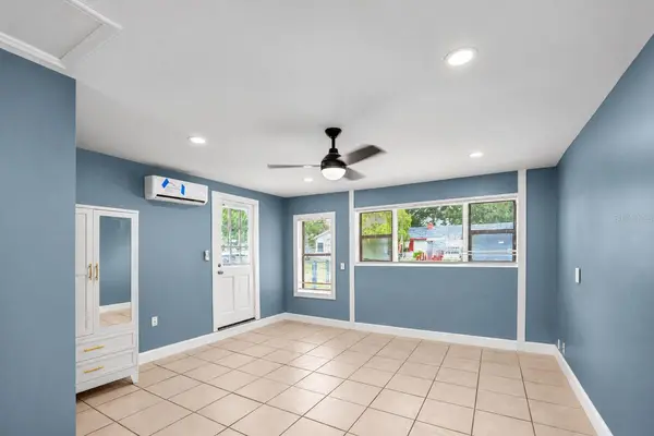 374 3RD ST NW #B, Largo, FL 33770