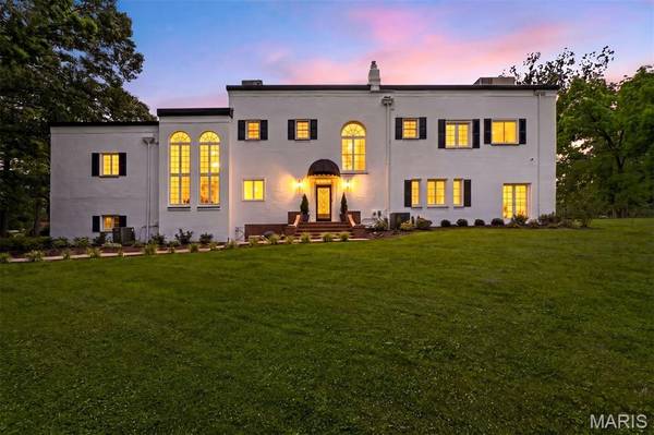 4 Litzsinger LN, Ladue, MO 63124