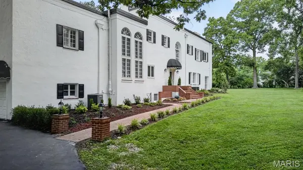 4 Litzsinger LN, Ladue, MO 63124