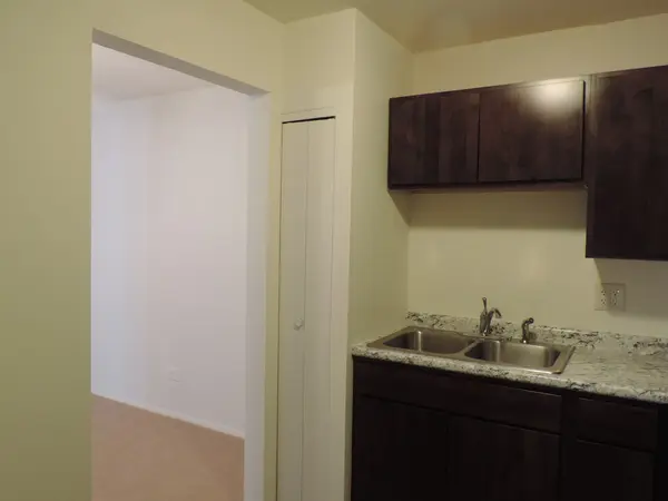9S070 Lake DR #13B-205, Willowbrook, IL 60527