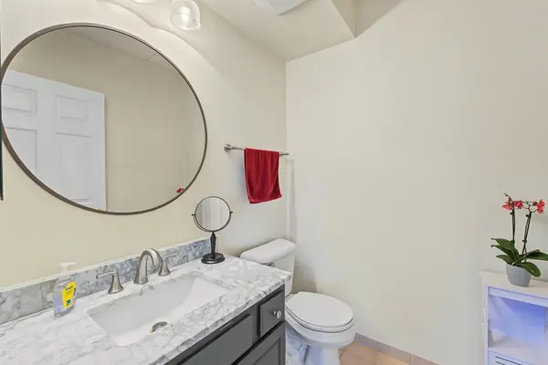 124 W Colfax ST #208, Palatine, IL 60067