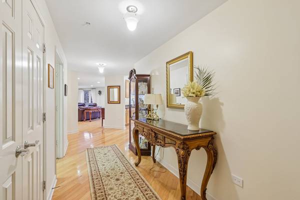 640 Robert York AVE #308, Deerfield, IL 60015