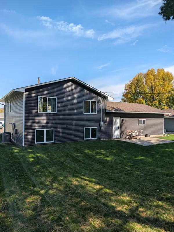 216 2nd ST NE, Clarks Grove, MN 56016