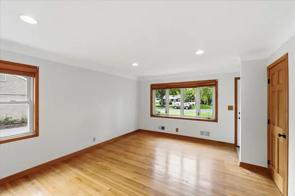 4070 Jay LN, White Bear Lake, MN 55110