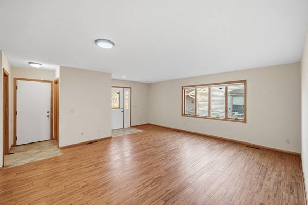 585 Zumbrota AVE, Zumbrota, MN 55992