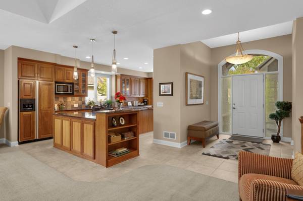 124 Stonebridge RD, Lilydale, MN 55118