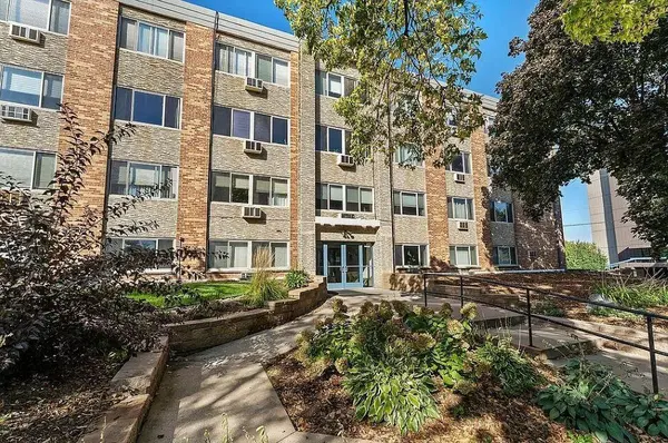 4400 Upton AVE S #101, Minneapolis, MN 55410