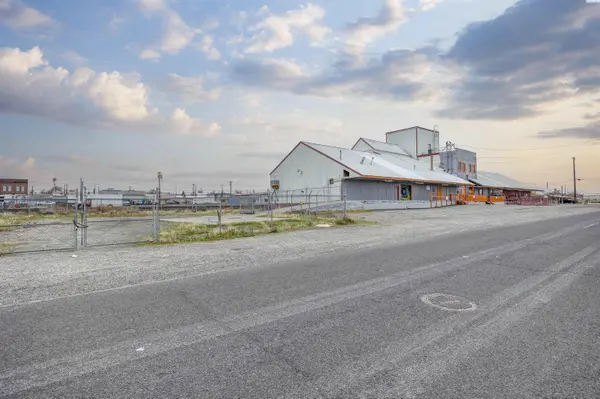 206 N Benton St #B, Kennewick, WA 99336
