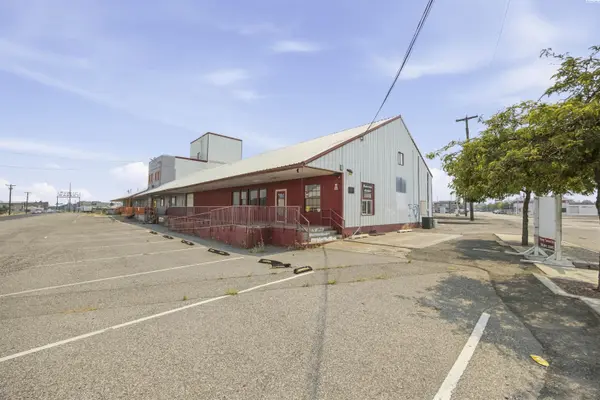 206 N Benton St #A, Kennewick, WA 99336