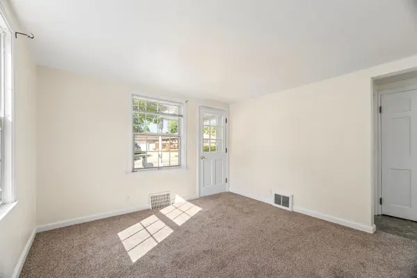 411 S WASHINGTON ST, Combined Locks, WI 54113