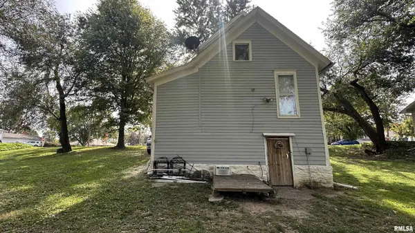 327 - 329 LOCUST ST, Quincy, IL 62301