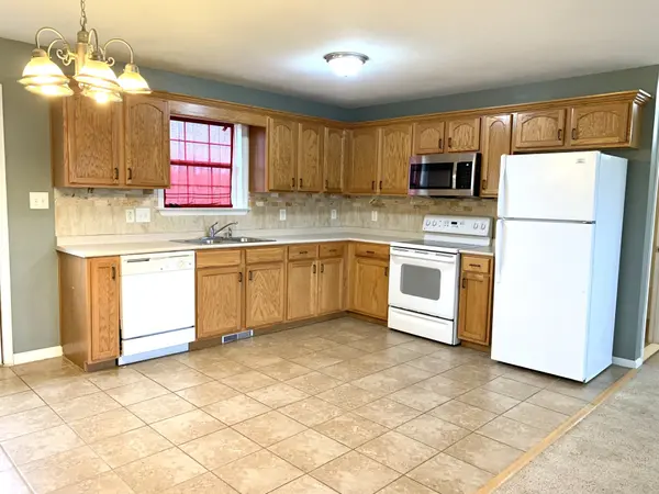 106 Milard Ct, Oak Grove, KY 42262
