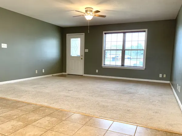 106 Milard Ct, Oak Grove, KY 42262