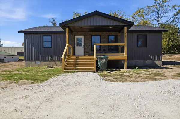 404 Wolthuis LN, Mountain Grove, MO 65711