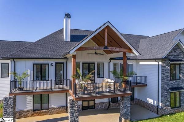 231 CANADY RD, Wellford, SC 29385