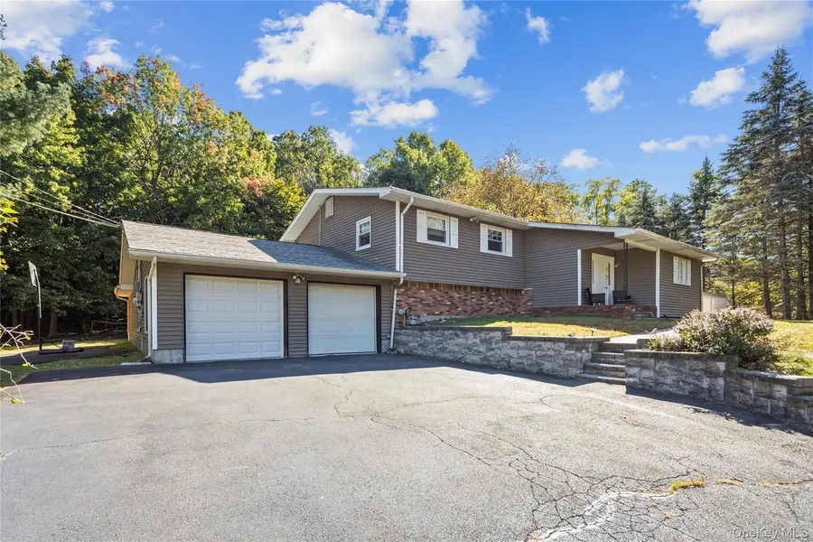 26 Terri Lee LN, Spring Valley, NY 10977