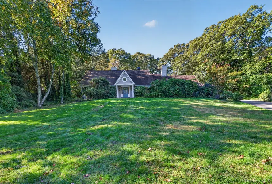 1574 Laurel Hollow RD, Syosset, NY 11791
