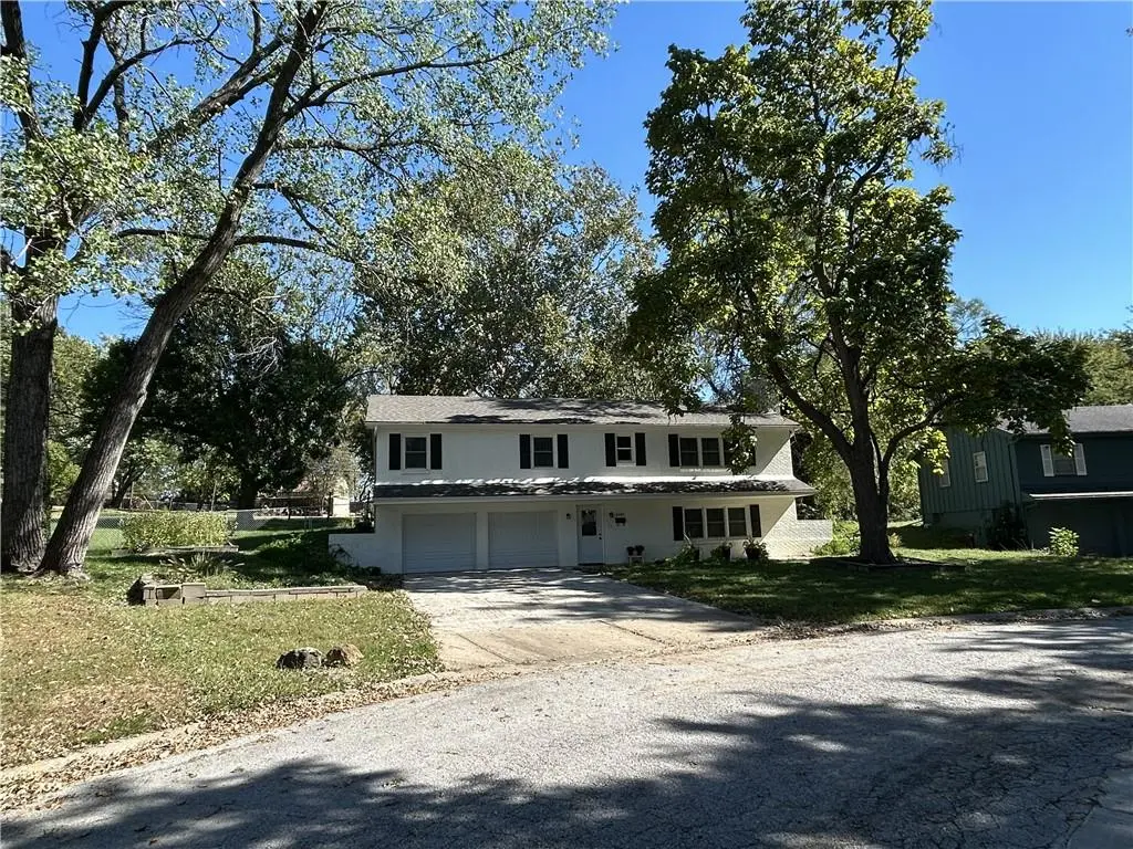 6101 Englewood AVE, Raytown, MO 64133