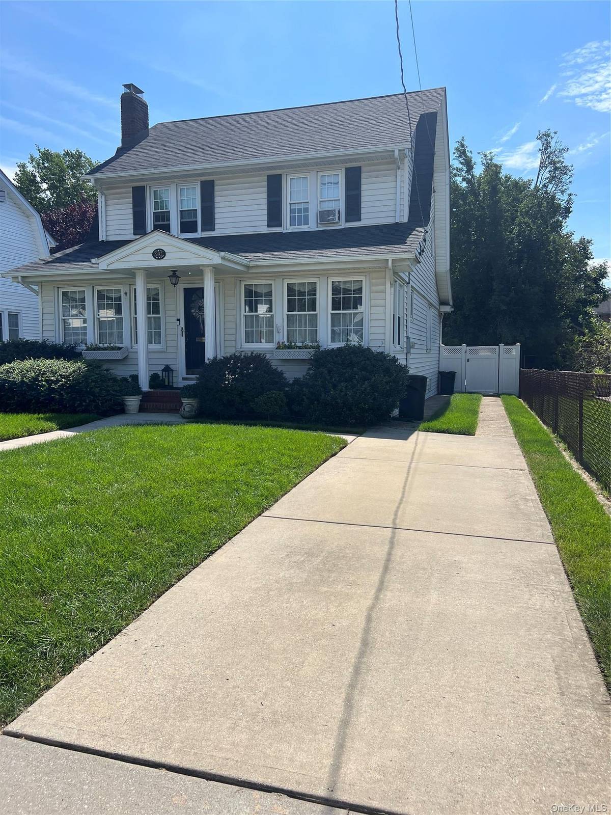 992 Davison PL, Baldwin, NY 11510
