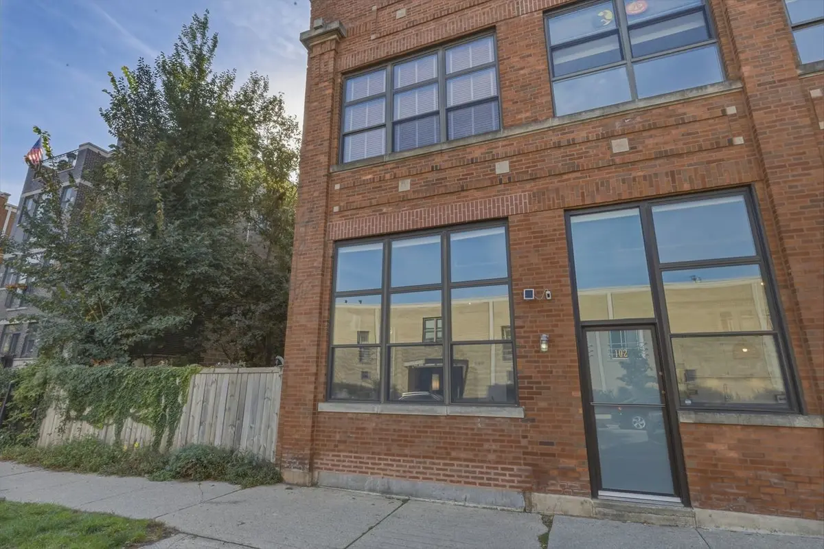 1111 W Cornelia AVE #102, Chicago, IL 60657