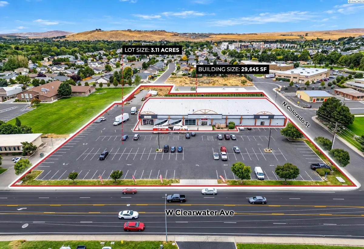 7425 W Clearwater Ave, Kennewick, WA 99336