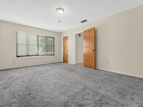 1650 County Road 421, Taylor, TX 76574