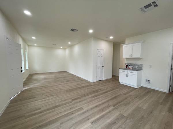 610 Pecan Valley DR, San Antonio, TX 78220