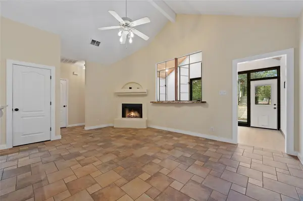 275 W Oak LOOP, Cedar Creek, TX 78612
